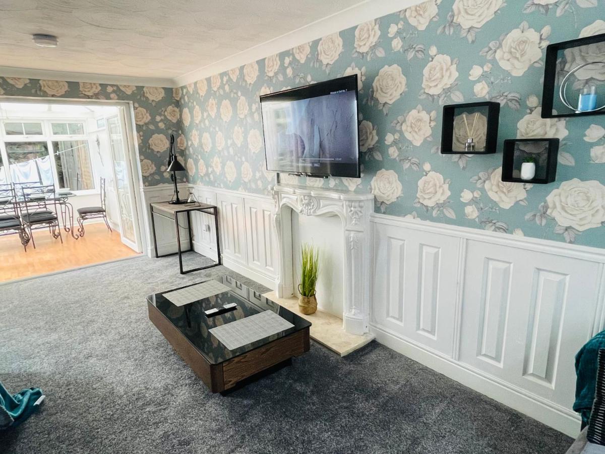 Alder House - A Modern Vibrant 4 Bedroom House Marston Green Exterior photo